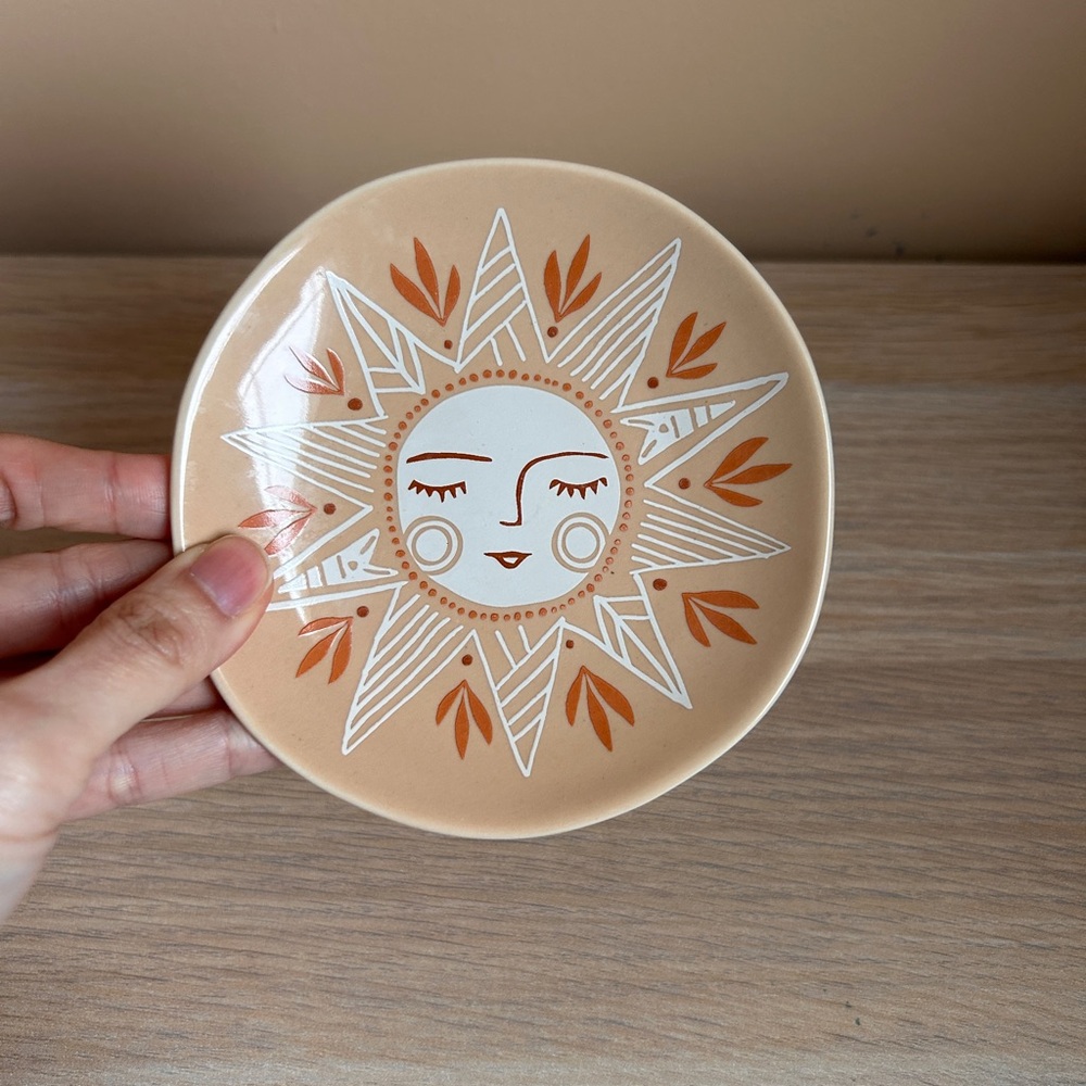 Sold: Sunburst Ceramic Plate in Tan and White